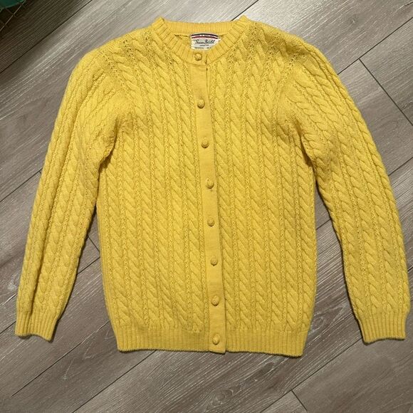 Vintage | canary yellow | 100% wool | Cable Knit cardigan Sweater - Picture 11 of 12